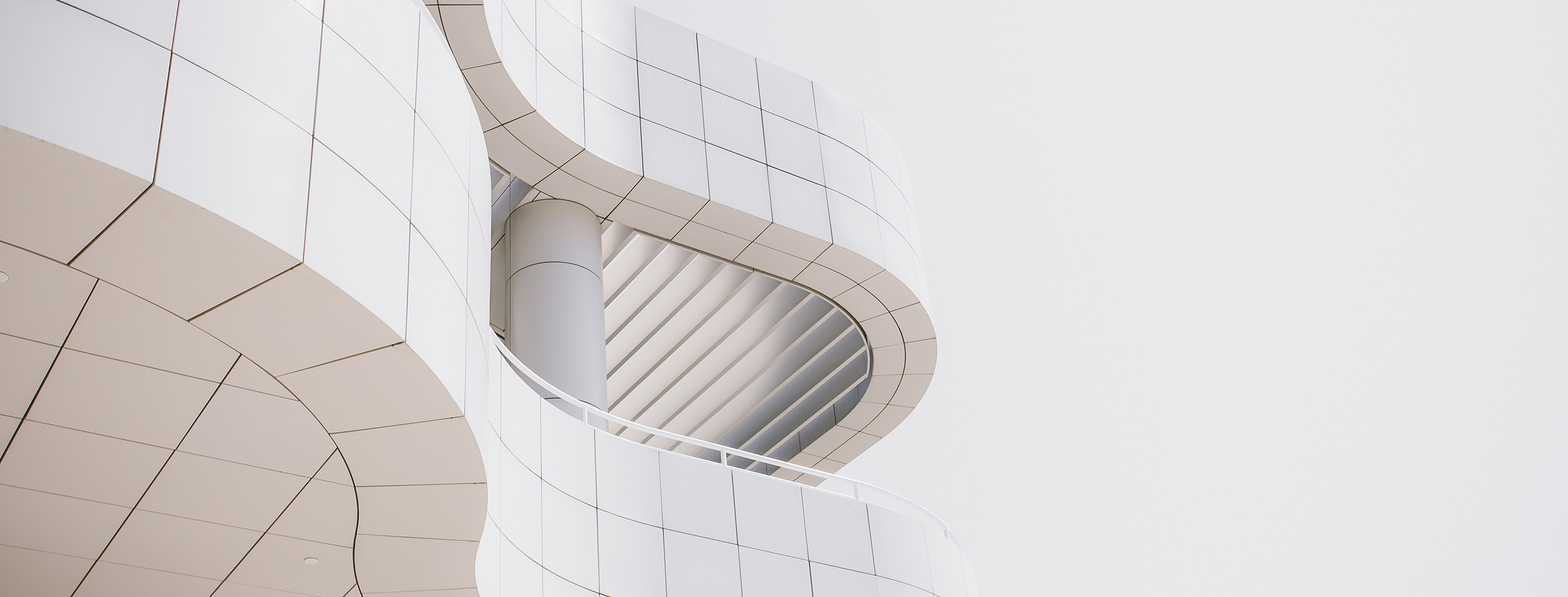 英达律师获得武汉市司法行政系统首届“十佳青年”荣誉称号（武汉市司法局）